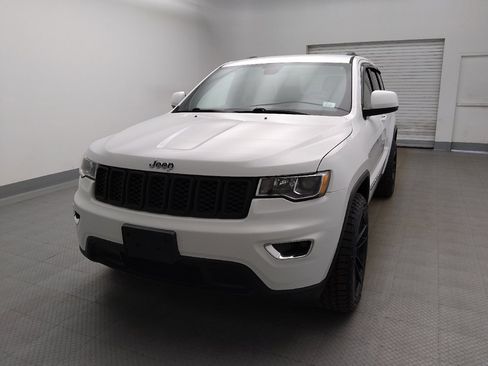 Used 2020 Jeep Grand Cherokee Laredo w/ Laredo X Package RWD image 15