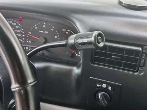 Used 2002 Ford F250 XLT AWD/4WD image 15