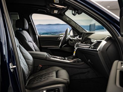 New 2026 BMW X7 xDrive40i w/ M Sport Package image 25