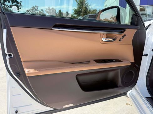 Used 2016 Lexus ES 350 w/ Luxury Package w/Wood Trim FWD image 10