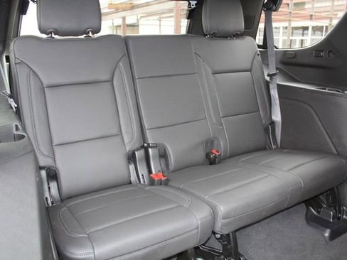 Used 2024 Chevrolet Tahoe Z71 w/ Luxury Package image 20