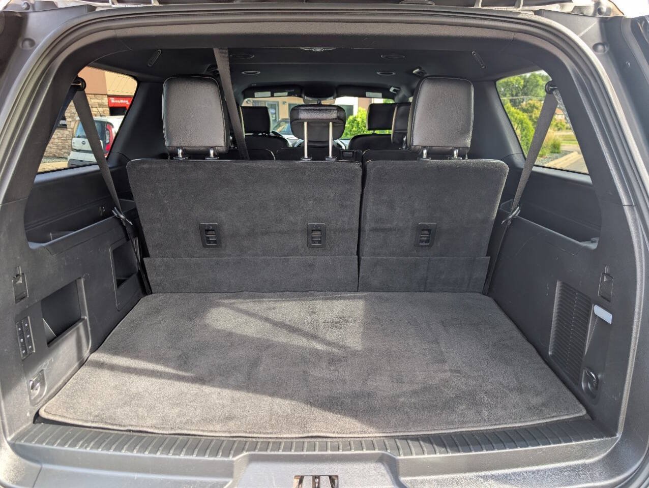 Used 2018 Ford Expedition Max XLT w/ Equipment Group 202A AWD/4WD image 12