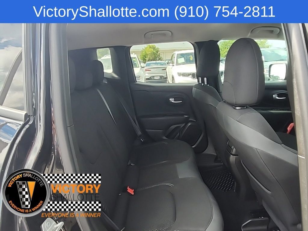 Certified 2023 Jeep Renegade Latitude AWD/4WD image 34