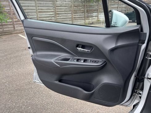 Used 2025 Nissan Versa SV FWD image 18