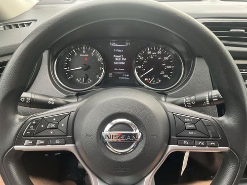 Used 2017 Nissan Rogue S AWD/4WD image 15