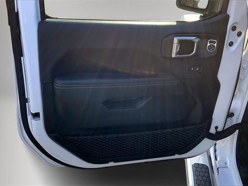 Used 2022 Jeep Wrangler Unlimited Sahara w/ LED Lighting Group image 17