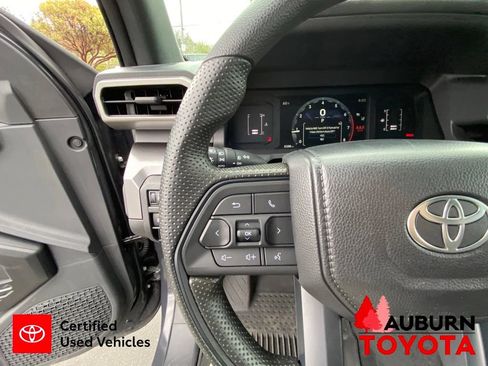 Certified 2025 Toyota Tacoma SR5 AWD/4WD image 36
