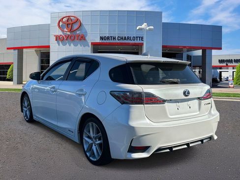 Used 2015 Lexus CT 200h w/ Seat Comfort Package FWD image 4