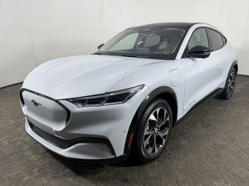 Certified 2023 Ford Mustang Mach-E Premium AWD/4WD image 3