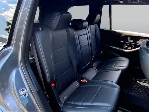 Used 2025 Mercedes-Benz GLS 450 4MATIC image 20