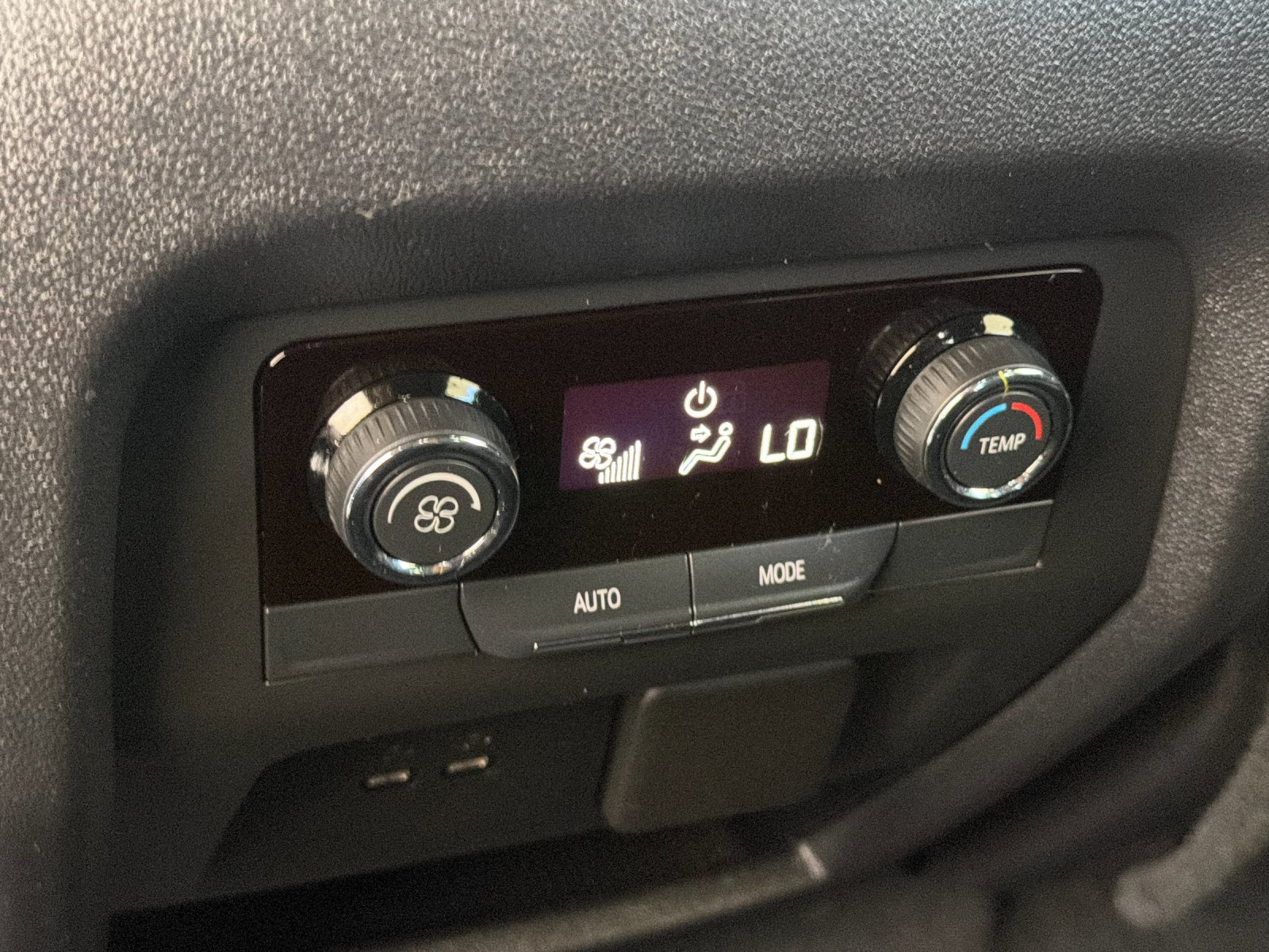 Used 2025 Chevrolet Traverse LT w/ Enhanced Driving Package FWD image 35