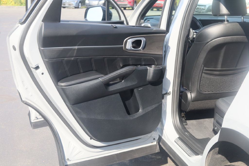 Used 2025 Kia Sorento SX Prestige AWD/4WD image 24