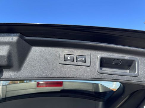 Used 2019 Subaru Forester Limited image 18