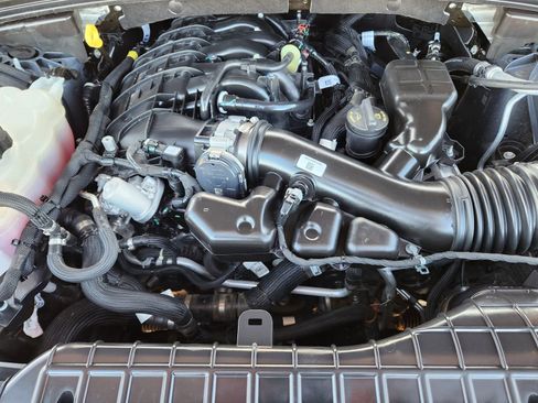 Used 2025 Jeep Grand Cherokee 4WD image 36