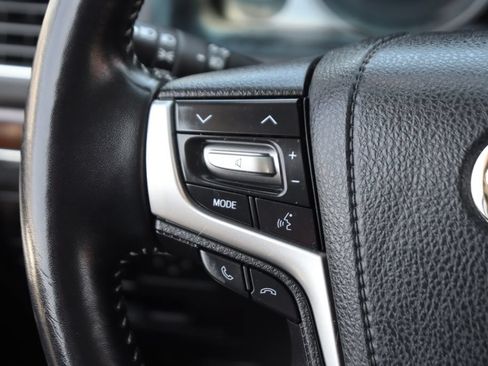 Used 2018 Toyota Land Cruiser AWD/4WD image 25