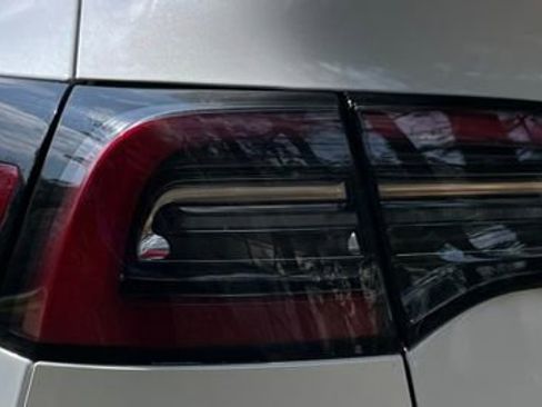 Used 2021 Tesla Model Y Performance image 8