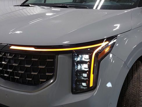 New 2026 Kia Carnival SX Prestige FWD image 36