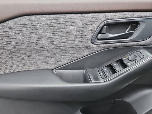 Certified 2023 Nissan Rogue S image 12