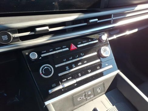 Used 2025 Hyundai Santa Fe SE image 20