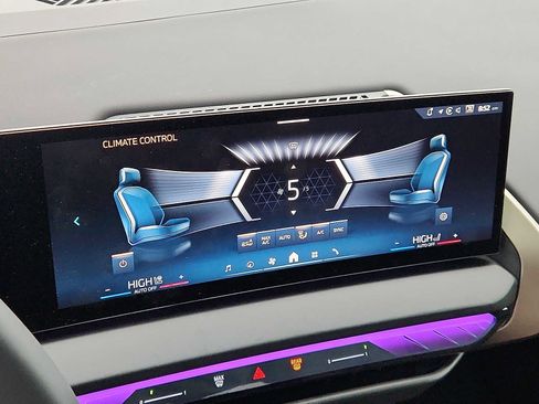 Used 2025 BMW X3 xDrive30i w/ Convenience Package image 16