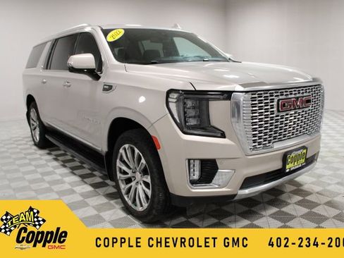 Used 2022 GMC Yukon XL Denali image 1