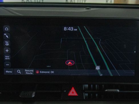 Used 2024 Kia Sportage EX image 5