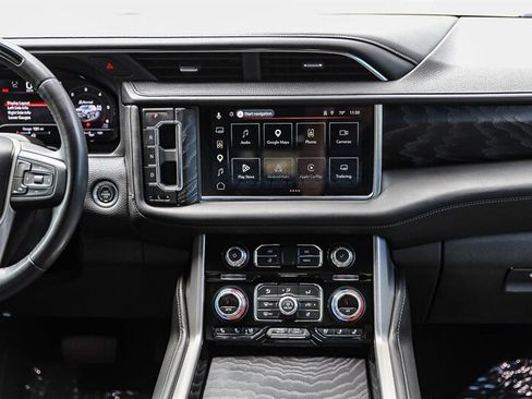 Used 2024 GMC Yukon XL Denali w/ Advanced Technology Package AWD/4WD image 18