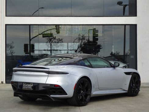 Used 2019 Aston Martin DBS Superleggera image 11