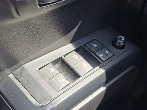 Used 2019 Toyota Tacoma SR AWD/4WD image 27