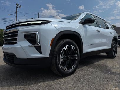 New 2027 Chevrolet Traverse LT w/ Sun and Wheel Package