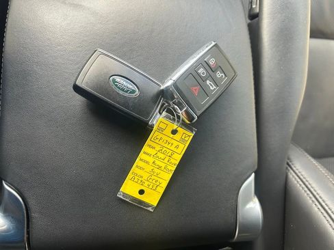 Used 2018 Land Rover Range Rover HSE image 56