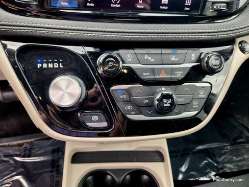 Used 2022 Chrysler Pacifica Touring-L FWD image 44