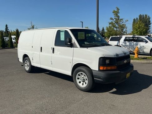 Used 2012 Chevrolet Express 1500 image 3