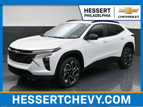 New 2026 Chevrolet Trax RS w/ Sunroof Package FWD image 1