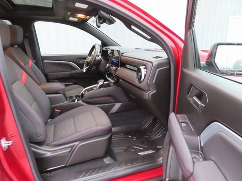Used 2024 Chevrolet Colorado Z71 w/ Z71 Convenience Package 2 image 25