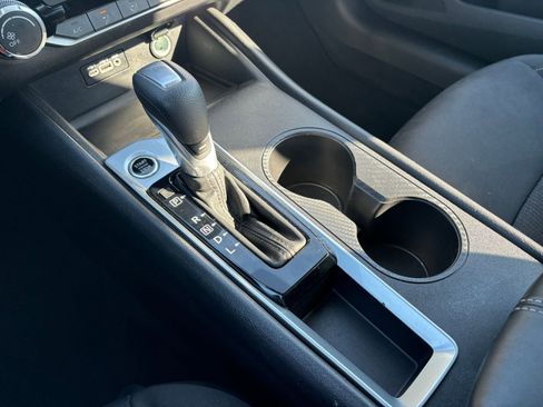 Used 2025 Nissan Altima 2.5 SV image 40