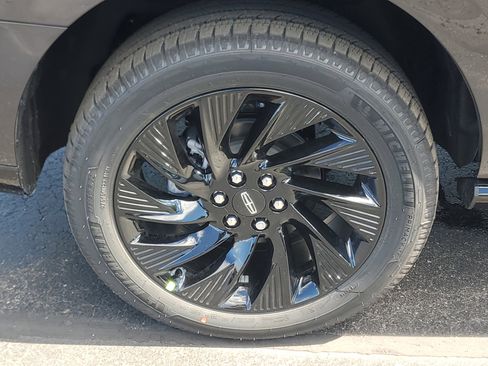 New 2026 Lincoln Navigator Reserve w/ Jet Appearance Package AWD/4WD image 5