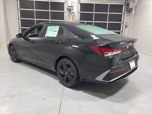 New 2026 Hyundai Elantra Sport FWD image 9