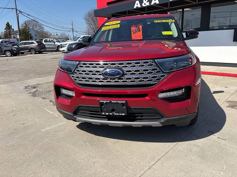 Used 2021 Ford Explorer Limited w/ Equipment Group 301A AWD/4WD image 11