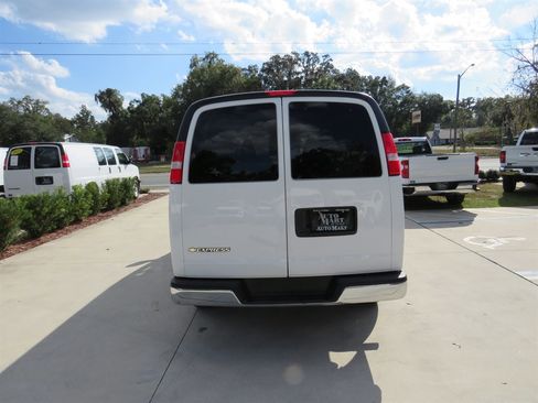Used 2024 Chevrolet Express 3500 LS w/ Chrome Appearance Package RWD image 13