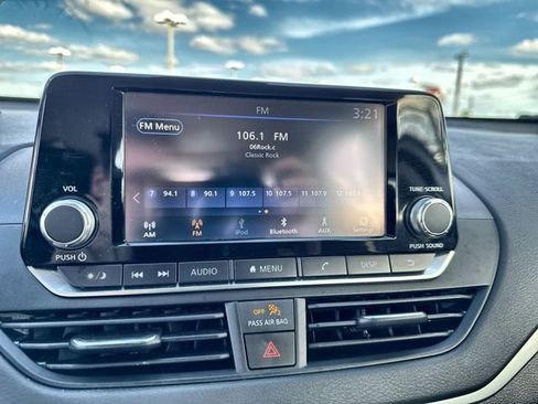 Used 2024 Nissan Altima 2.5 S image 25