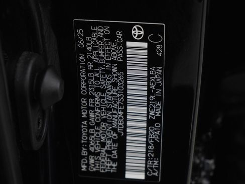 Used 2025 Toyota Corolla LE image 26