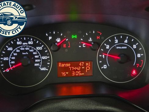 Used 2022 RAM ProMaster City Tradesman FWD image 11