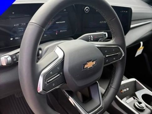 New 2026 Chevrolet Equinox LT w/ Convenience Package II AWD/4WD image 15