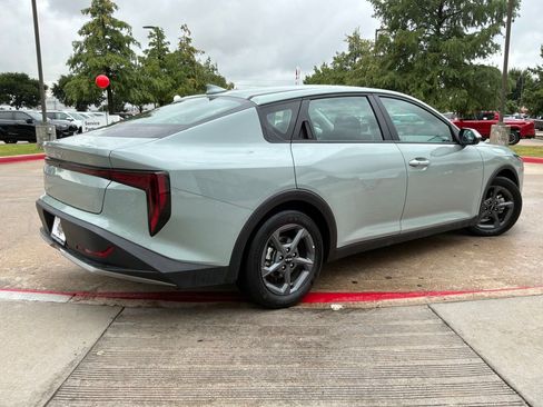 Used 2025 Kia K4 FWD image 6