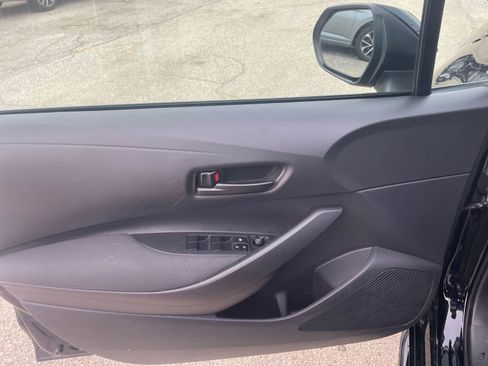 Used 2025 Toyota Corolla LE image 20