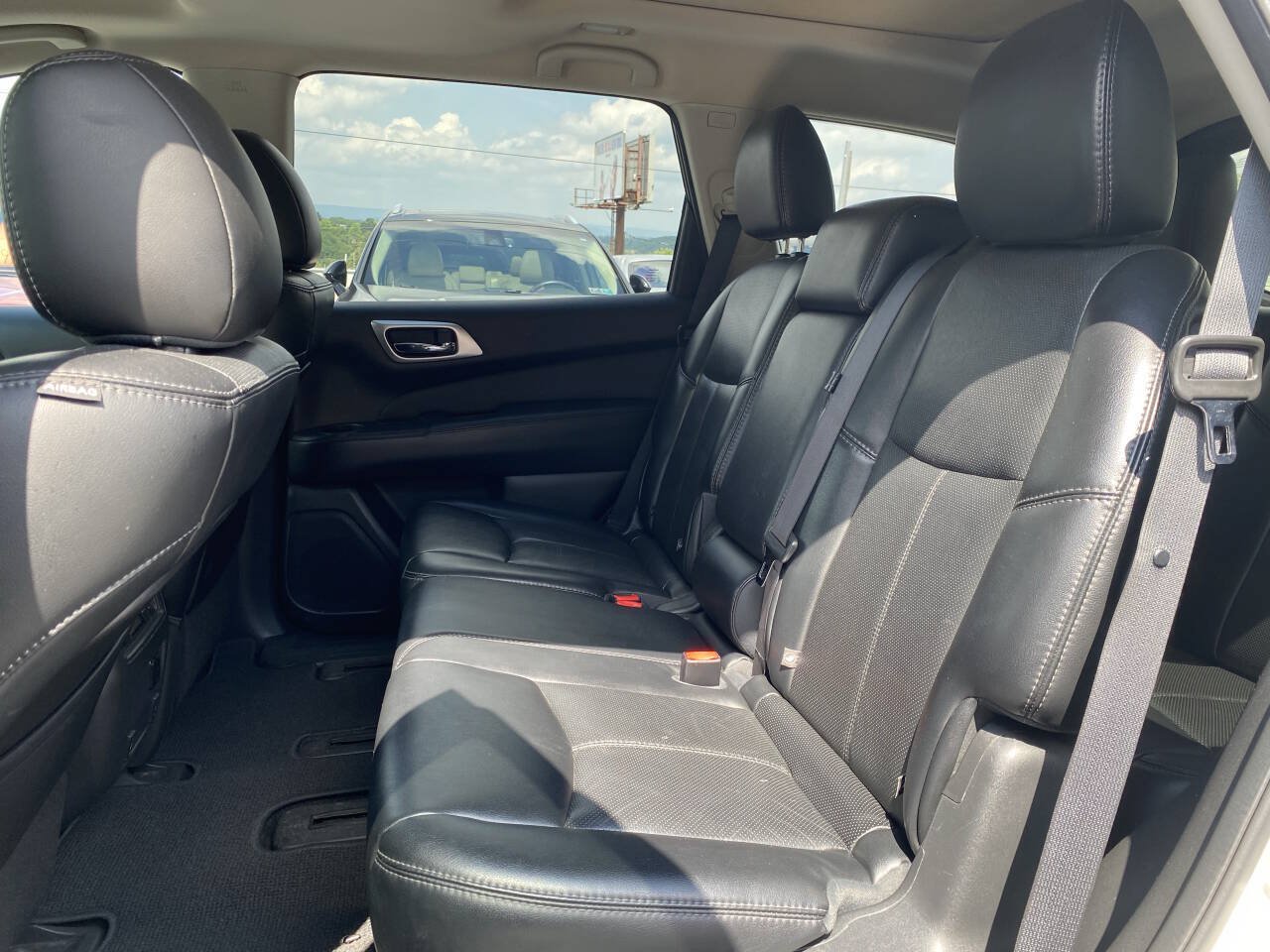 Used 2015 Nissan Pathfinder Platinum w/ Cargo Package FWD image 15