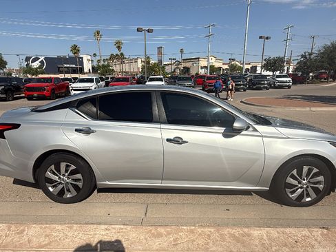 Used 2021 Nissan Altima 2.5 S FWD image 8