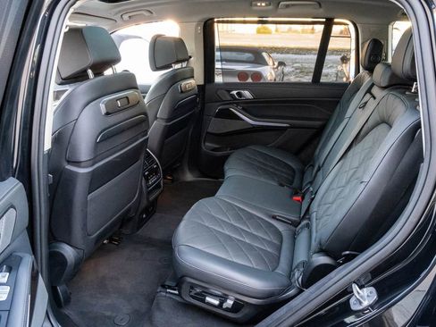 Used 2024 BMW X7 xDrive40i image 28