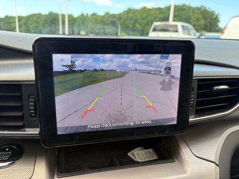 Used 2021 Ford Explorer XLT w/ Equipment Group 202A AWD/4WD image 26